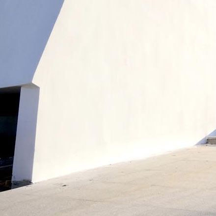 如何使用VI設計來傳達社交媒體平臺的創(chuàng)新和互聯性？